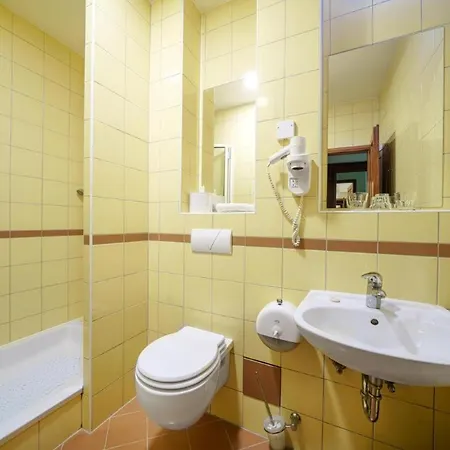 Guest house In Guest - Cozy Park View With Breakfast Included Lozovac