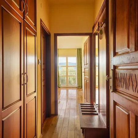 In Guest - Cozy Park View With Breakfast Included * Lozovac