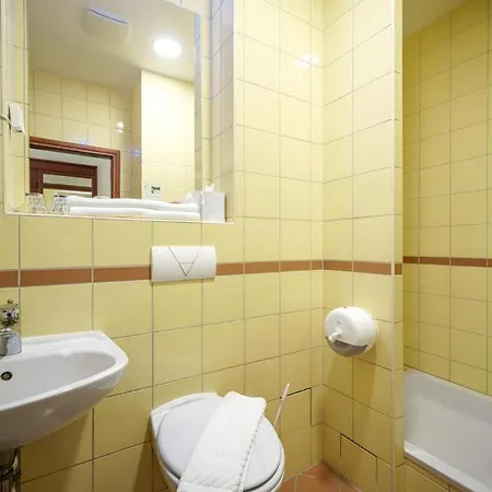 In Guest - Cozy Park View With Breakfast Included
